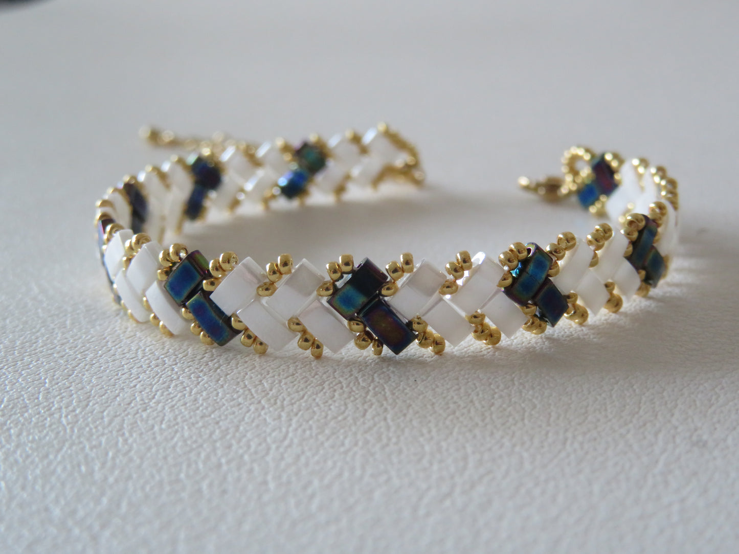 Bracelet 1 rang blanc et rayé
