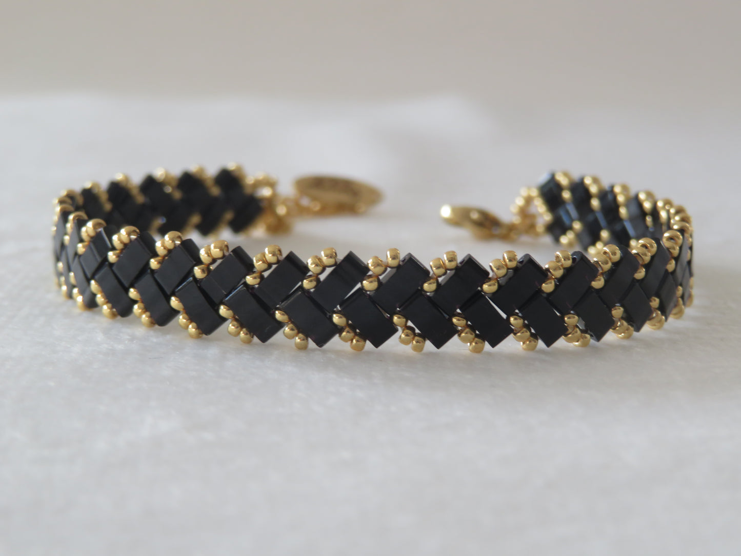 Bracelet 1 rang uni noir brillant