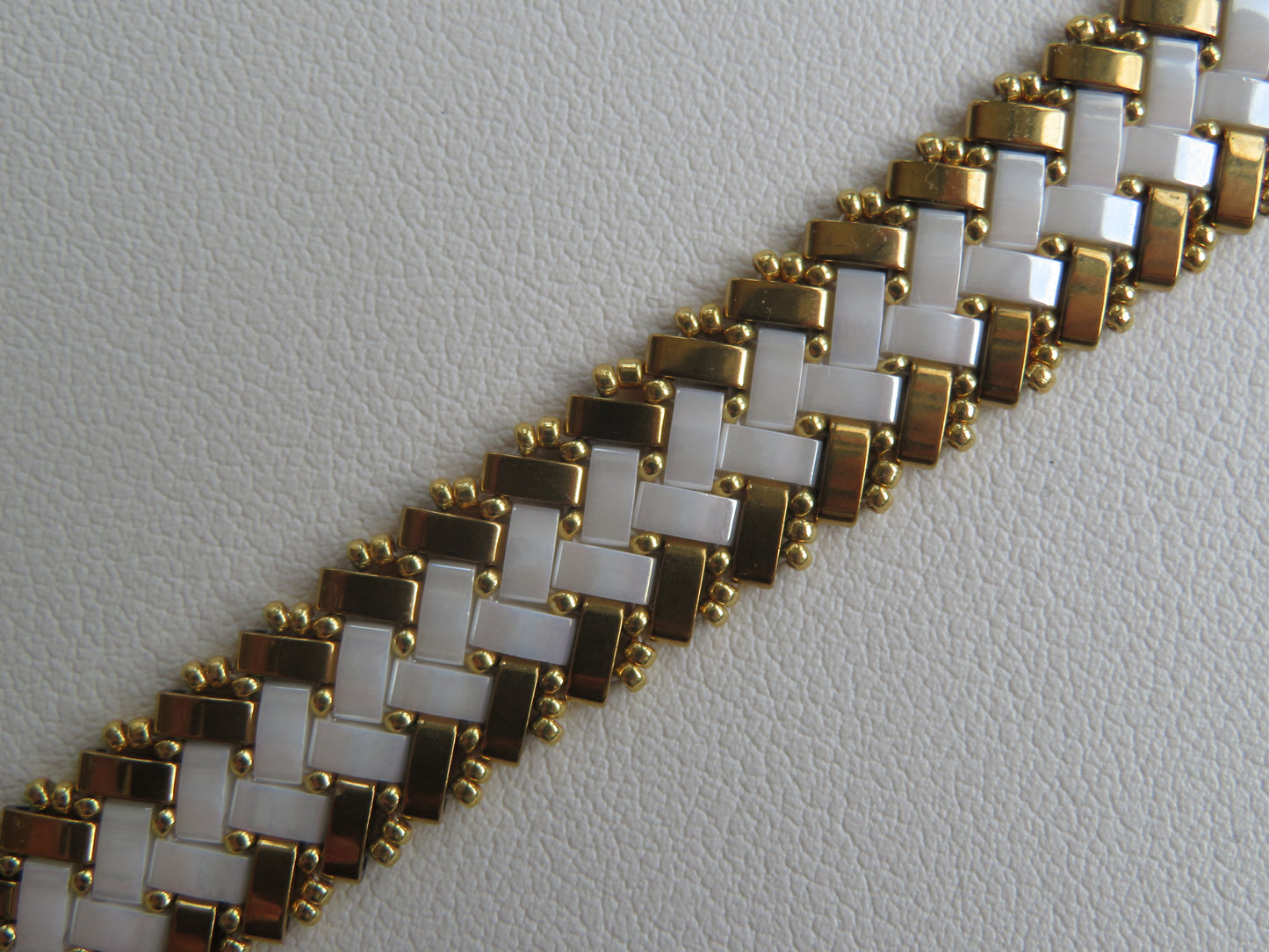 Bracelet 2 rangs Blanc et doré extérieur