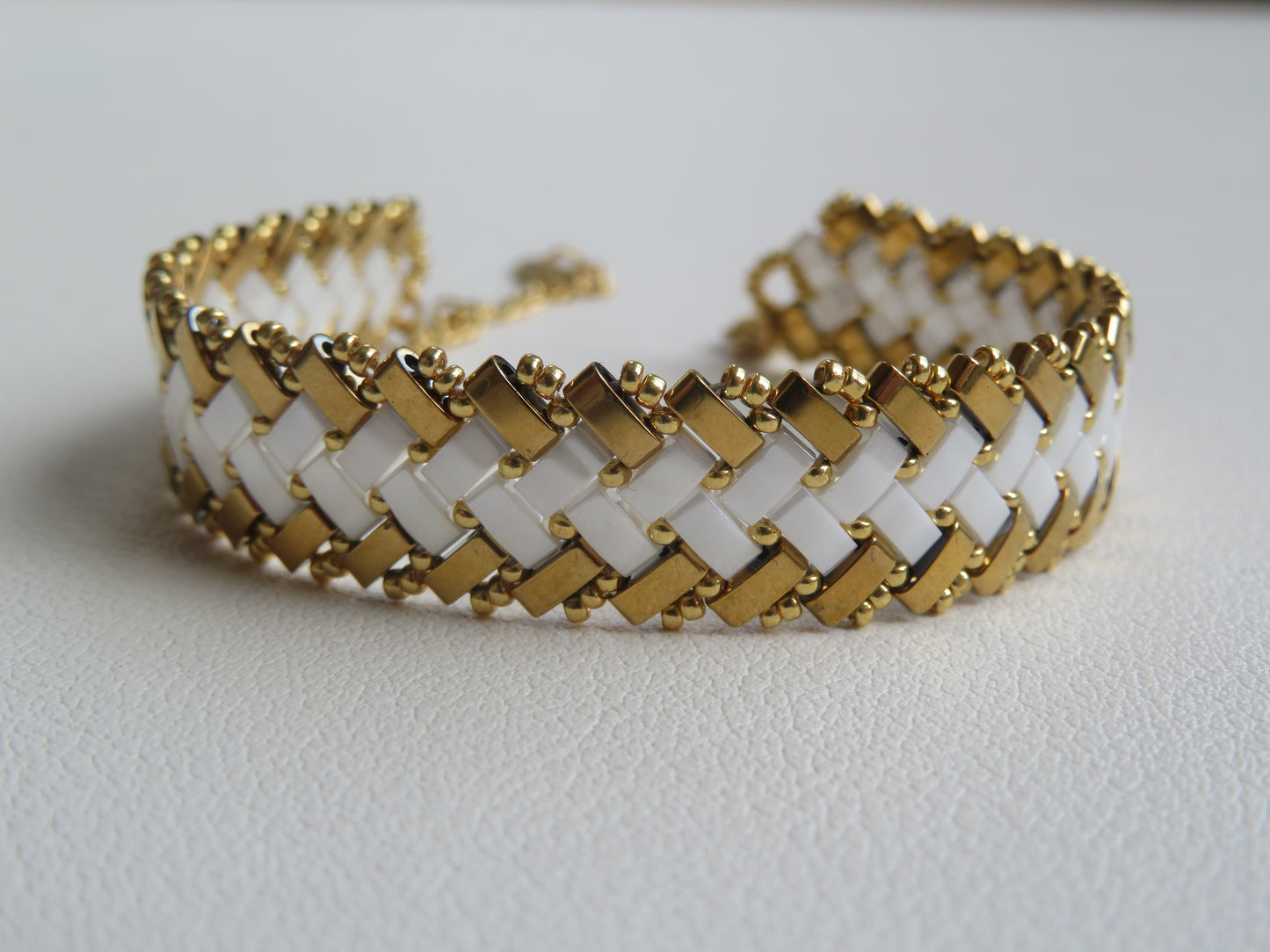 Bracelet 2 rangs Blanc et doré extérieur