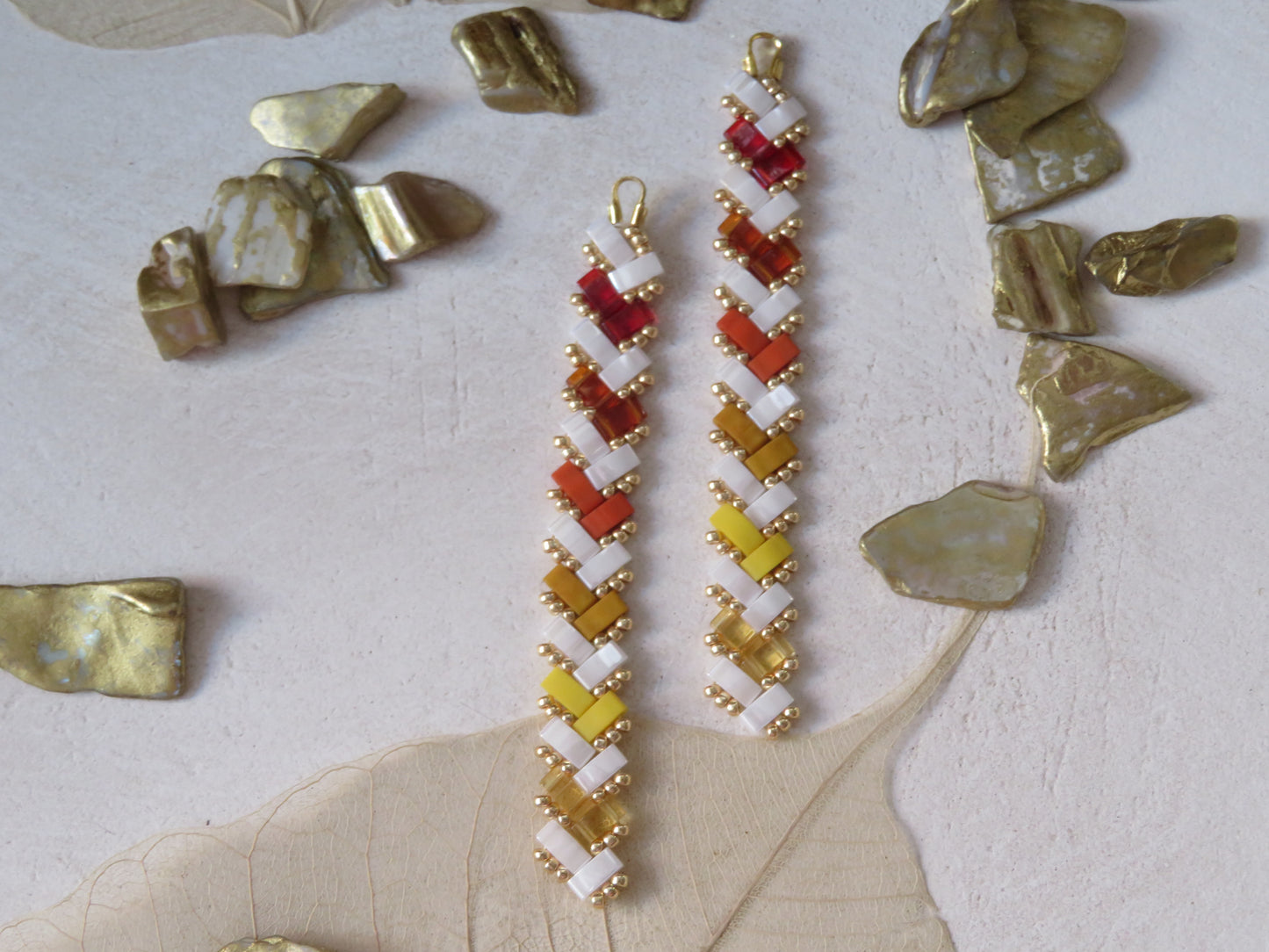 Long earrings with yellow gradient