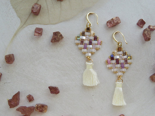 Small square gradient earrings with tassel